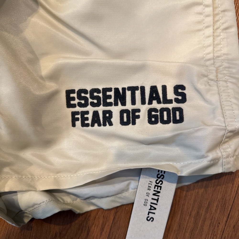 Essentials Kids Shorts - Picture 2 of 3